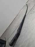Scheibenwischerfuß OPEL SINTRA 2.2 DTI 90582557