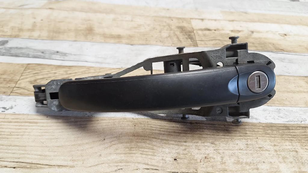 Türaußengriff vorne rechts VW GOLF PLUS (5M1, 521) 1.6 FSI 1K0837885