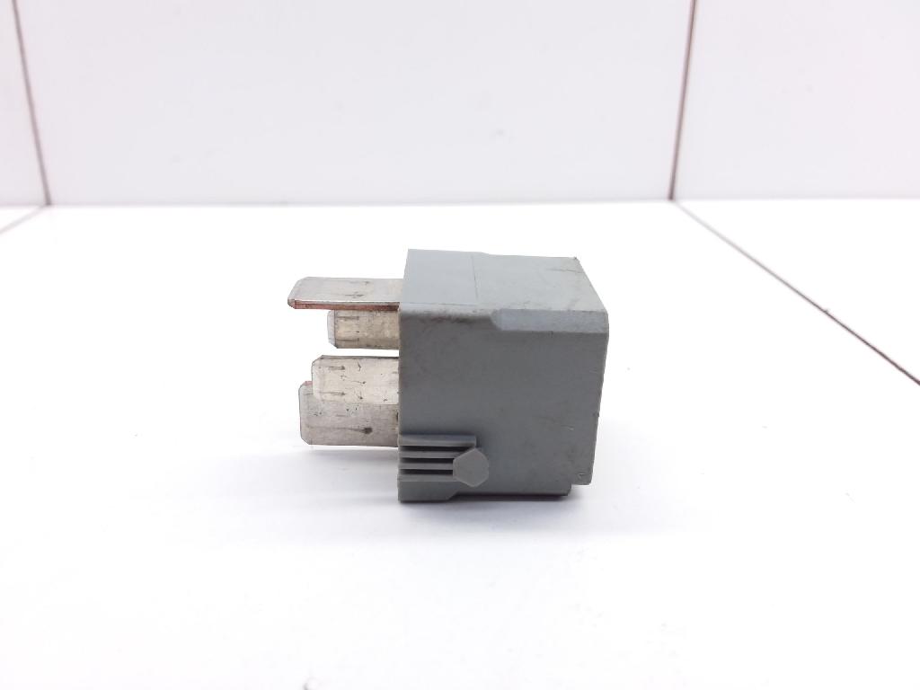 Relais Mercedes-Benz Sprinter 3t Bus (906) A0025422619