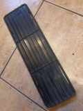 Gitter vorne unten VW GOLF I (17) 1.8 GTI 1Z1853662