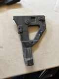 Kotflügelhalter vorne links AUDI A6 (4F2, C6) 3.0 TDI quattro 4F0807227