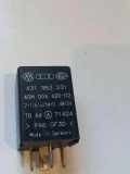 Relais AUDI A6 (4A, C4) 2.6 8198003010