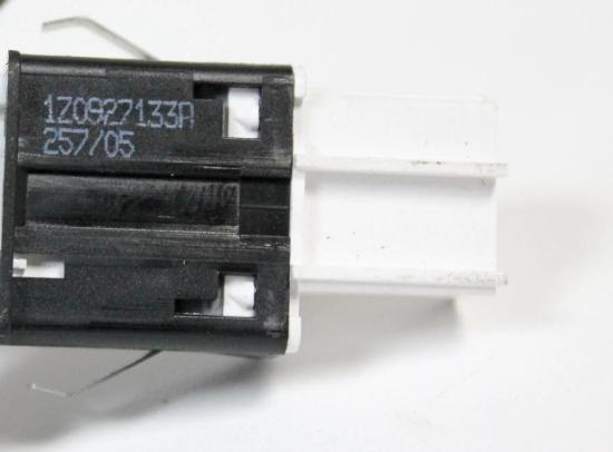 Schalter SKODA OCTAVIAII (1Z3) 1.6 1Z0927133A Bild Schalter SKODA OCTAVIAII (1Z3) 1.6 1Z0927133A