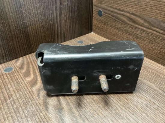Motorkissen links IVECO DAILY III Furgon/Estate 35 C 12 V, 35 S 12 V (AGKA43A2, AGKB43A2, AGKB46A2,... 504046292EB, 504046292 Bild Motorkissen links IVECO DAILY III Furgon/Estate 35 C 12 V, 35 S 12 V (AGKA43A2, AGKB43A2, AGKB46A2,... 504046292EB, 504046292