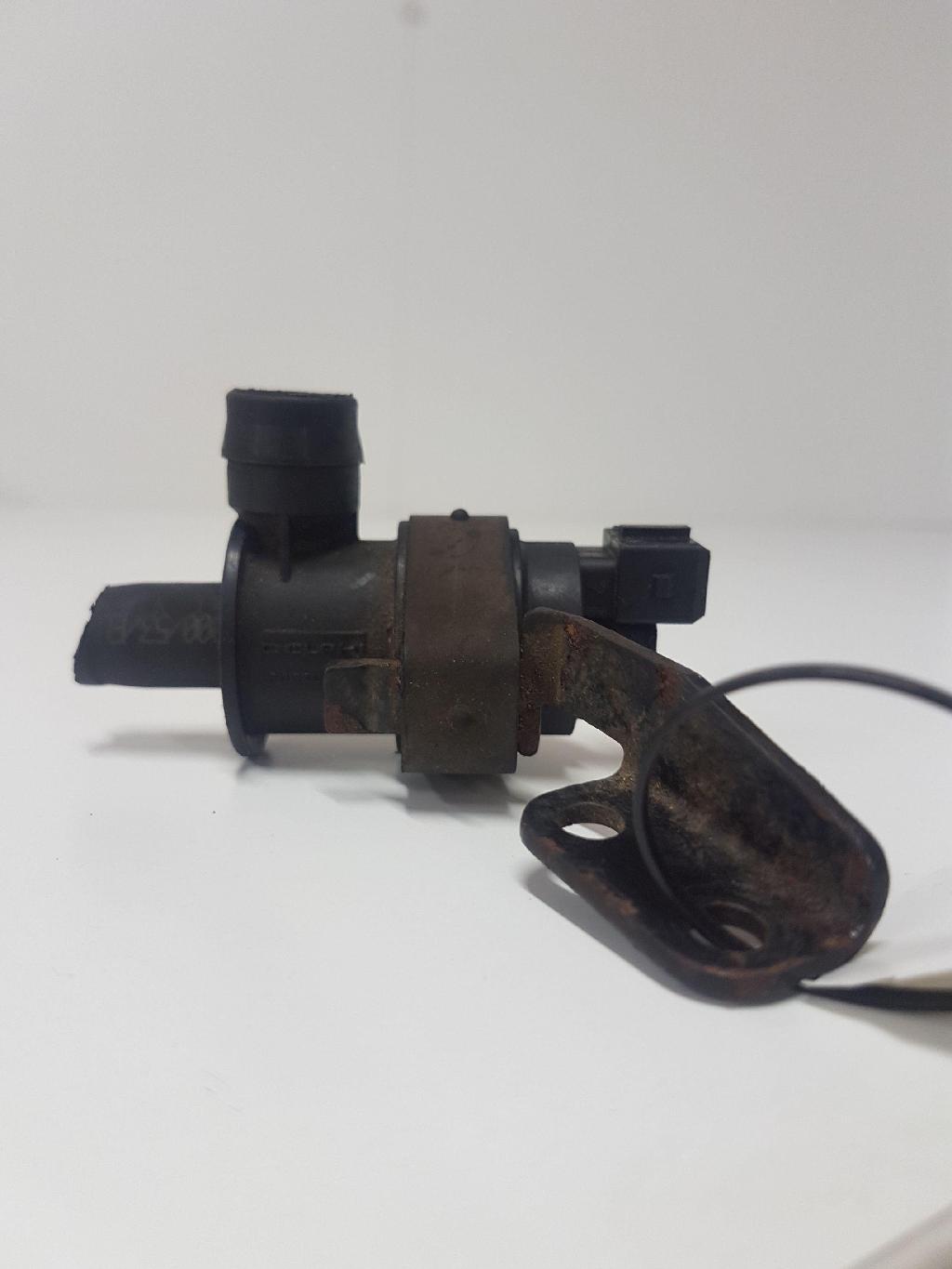 Unterdrucksteuerventil für Abgasrückführung Opel Astra J Caravan (P10) 13110331