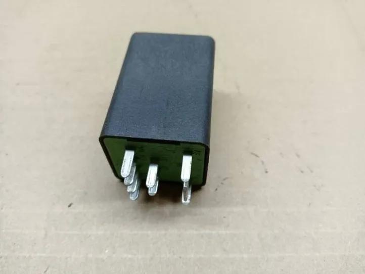 Relais für Glühanlage Audi A3 Cabriolet (8V) 04L907282