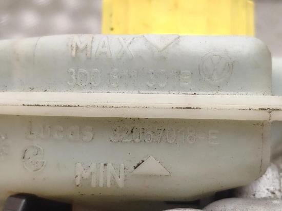 Bremszylinder BENTLEY CONTINENTAL FLYING SPUR (3W_) 6.0 2686 3D0611301B Bild Bremszylinder BENTLEY CONTINENTAL FLYING SPUR (3W_) 6.0 2686 3D0611301B