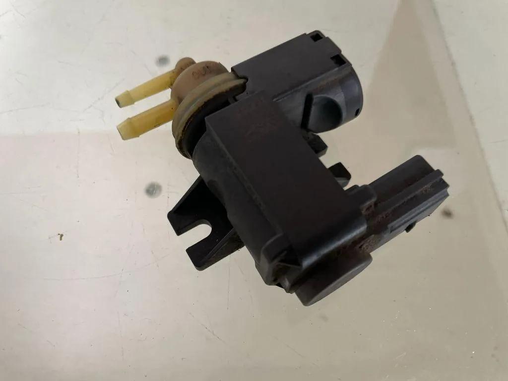 Unterdrucksteuerventil für Abgasrückführung Audi A4 Avant (8E, B7) 8K0906627