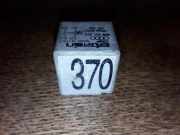 Relais AUDI A4 Cabrio (8H7, B6, 8HE, B7) 2.0 TDI 8D0951253