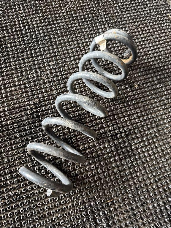 Schraubenfeder hinten links AUDI A3 Limousine (8VS, 8VM) 1.8 TFSI quattro 5Q0511115