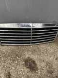Kühlergrill oben Mercedes-Benz E-Klasse (W210) 2108880123