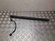 Gasfeder im Kofferraum links PORSCHE MACAN (95B) 2.0 95B827851G