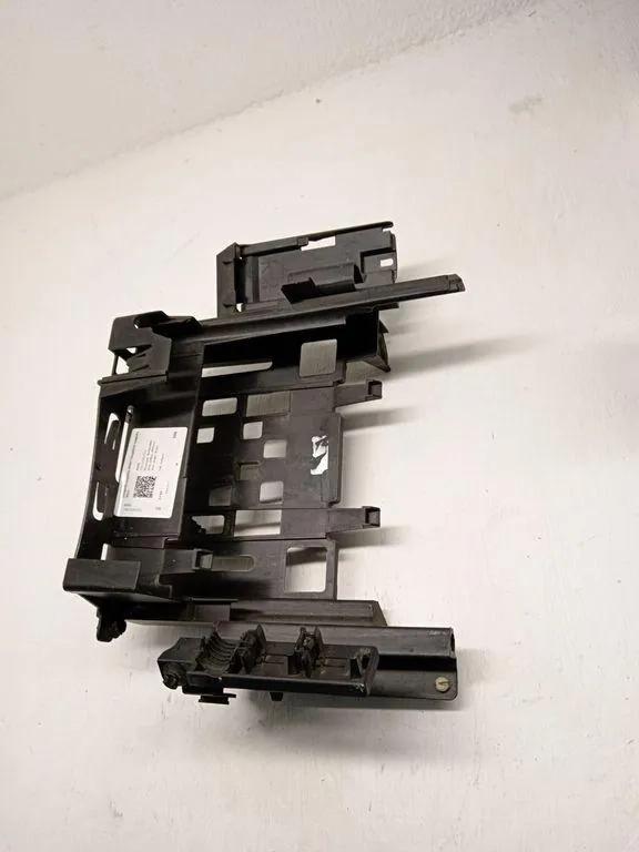 Sicherungskastenabdeckung BMW 7 (G11, G12) 740 d, Ld xDrive 586509