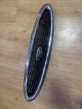 Vorderer oberer Gitter FORD MONDEO II (BAP) 1.8 i 96BG8200