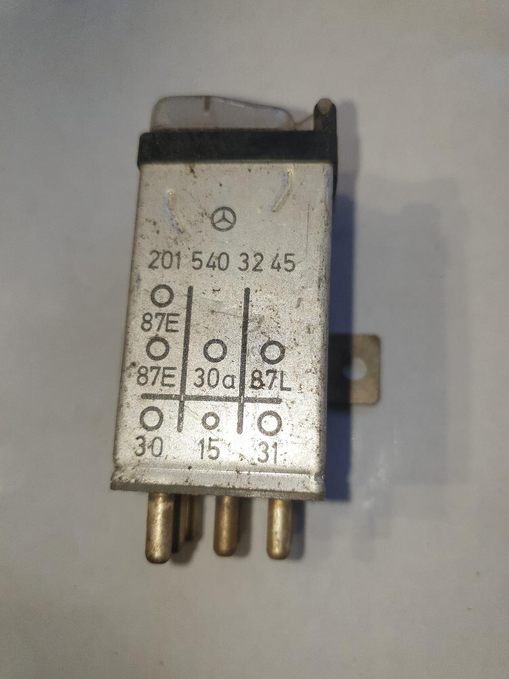 Relais Mercedes-Benz G-Klasse (W463) 2015403245