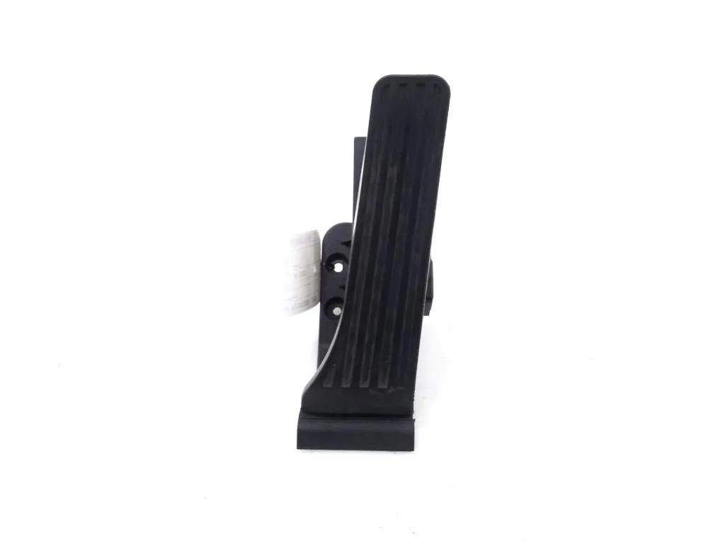 Gaspedal MERCEDES-BENZ E (W212) E 200 CDI / BlueTEC (212.005, 212.006) A2043000004
