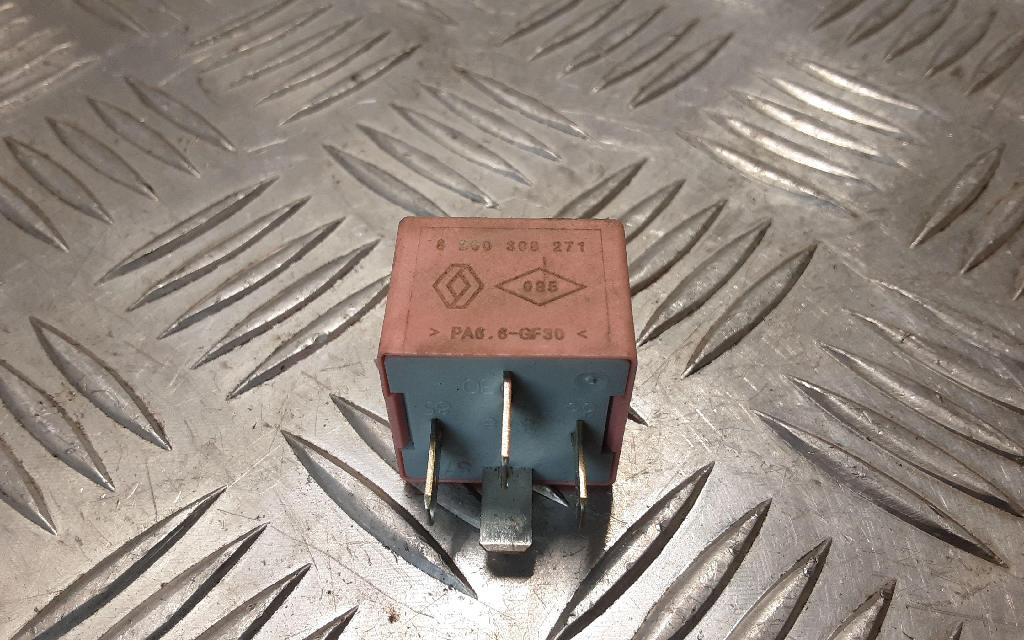 Relais Renault Trafic II Kasten (FL) 8200308271