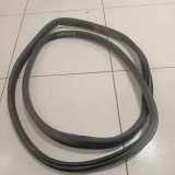 Dichtungsgummi der hinteren Tür (an der Karosserie) SKODA YETI (5L) 2.0 TDI 4x4 5L0867367