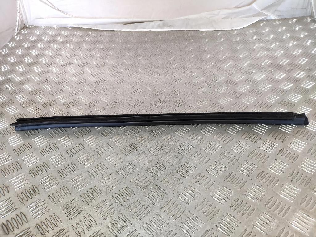 Fensterleiste Tür vorne links BENTLEY CONTINENTAL FLYING SPUR (3W_) 6.0 3W5837471B Bild Fensterleiste Tür vorne links BENTLEY CONTINENTAL FLYING SPUR (3W_) 6.0 3W5837471B