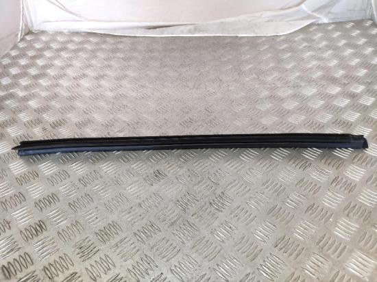 Fensterleiste Tür vorne links BENTLEY CONTINENTAL FLYING SPUR (3W_) 6.0 3W5837471B Bild Fensterleiste Tür vorne links BENTLEY CONTINENTAL FLYING SPUR (3W_) 6.0 3W5837471B