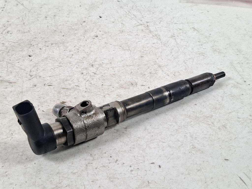 Einspritzdüse VW CADDY III Furgon (2KA, 2KH, 2CA, 2CH) 1.6 TDI 03L130277B