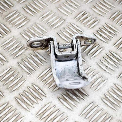 Türscharnier vorne rechts KIA SPORTAGE (QL) 1.7 CRDi 79320-2E000 A046057 Bild Türscharnier vorne rechts KIA SPORTAGE (QL) 1.7 CRDi 79320-2E000 A046057