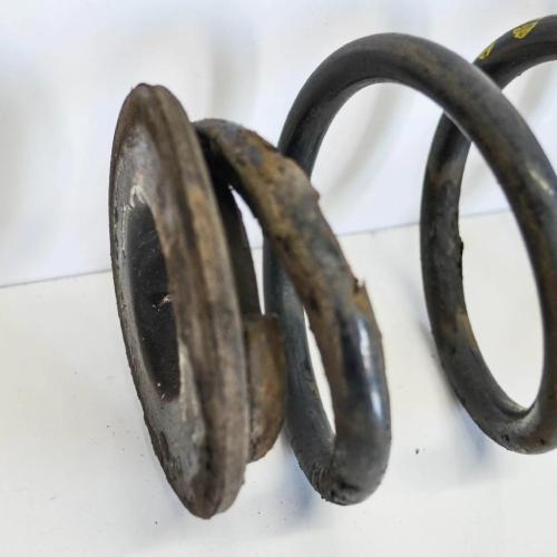 Schraubenfeder hinten links SKODA OCTAVIAII (1Z3) 1.8 TSI BALTA GELTONA GELTONA GELTONA Bild Schraubenfeder hinten links SKODA OCTAVIAII (1Z3) 1.8 TSI BALTA GELTONA GELTONA GELTONA