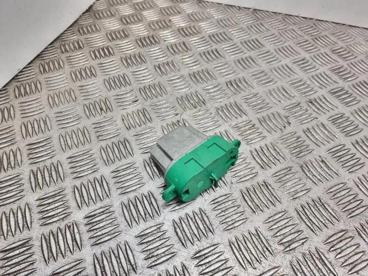 Blower Fan Relay RENAULT ESPACE IV (JK0/1_) 2.2 dCi (JK0H) 52492365