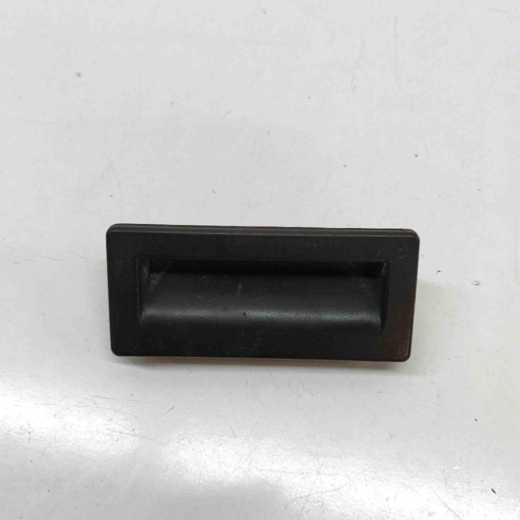 Schalter für Heckklappe Audi A4 Avant (8W, B9) 3V0827566