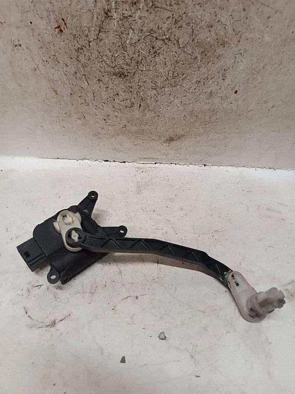 Air Flap Motor VW PASSAT Variant B6 (3C5) 2.0 TDI 16V 3C1907511