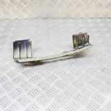 Kotflügelhalter vorne links