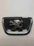 Emblem Peugeot 207 () 1858140030