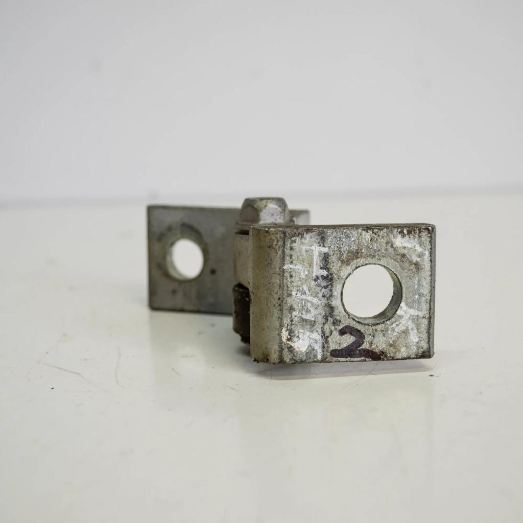 Türscharnier vorne rechts Bild Türscharnier vorne rechts