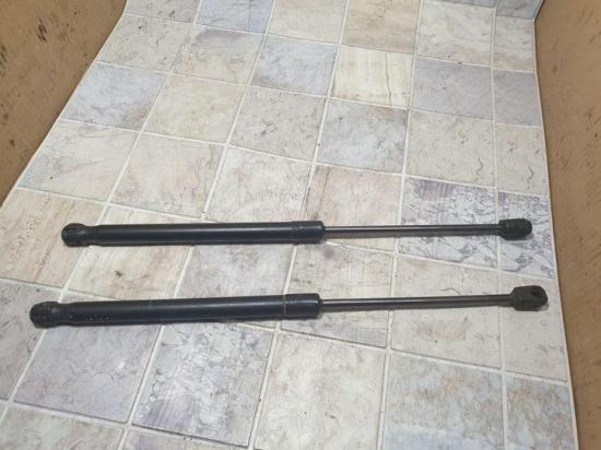 Heckklappendämpfer links Opel Astra H Kasten () 24463829 Bild Heckklappendämpfer links Opel Astra H Kasten () 24463829