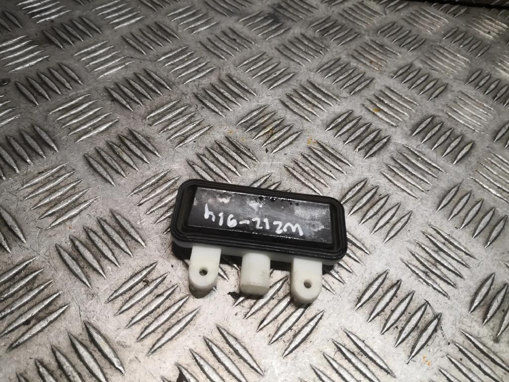 Heckklappenöffnungstaste MERCEDES-BENZ E (W212) E 350 CGI (212.057) 2218702410 A2218702410