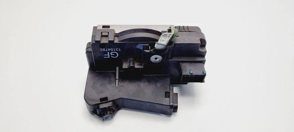 Türschloss vorne rechts OPEL MERIVA 1.7 CDTI 13154792