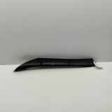 Vertikale Verkleidung auf der rechten Seite der Windschutzscheibe