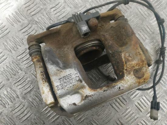 Bremssattel rechts vorne Mercedes-Benz CLA Coupe (C117) A24618 Bild Bremssattel rechts vorne Mercedes-Benz CLA Coupe (C117) A24618