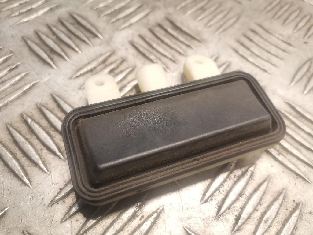 Schalter für Heckklappe Mercedes-Benz E-Klasse (W212) 2218702410