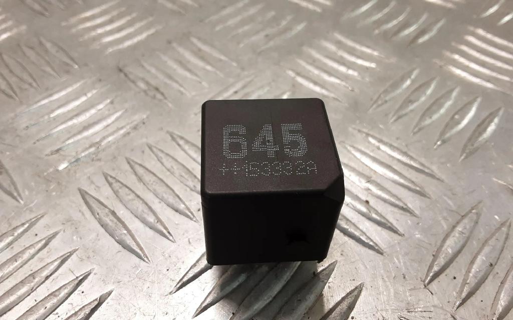 Relais VW GOLF VII (5G1, BQ1, BE1, BE2) 2.0 GTD 4H0951253A