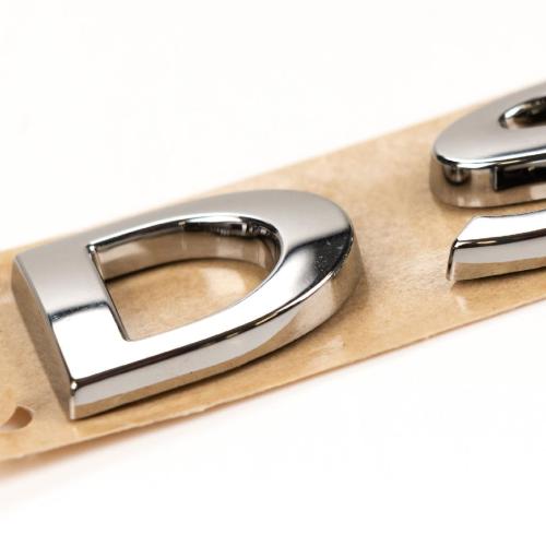 Original PSA Emblem Schriftzug 'DS5' für Citroen DS5 98138700DX Bild Original PSA Emblem Schriftzug 'DS5' für Citroen DS5 98138700DX