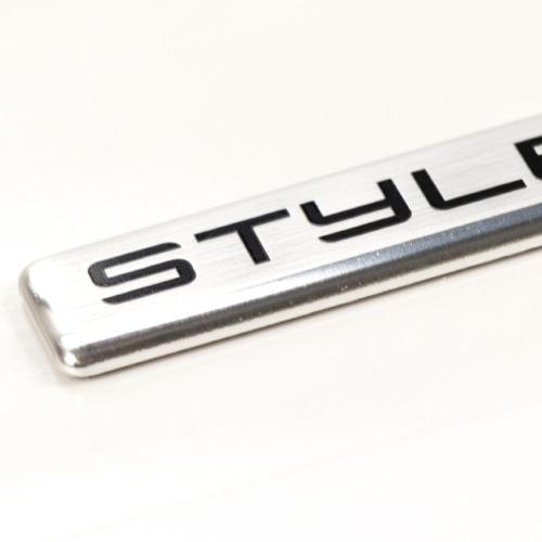 Original PSA Schriftzug 'Style' seitlich für Peugeot 2008 9808488380 Bild Original PSA Schriftzug 'Style' seitlich für Peugeot 2008 9808488380