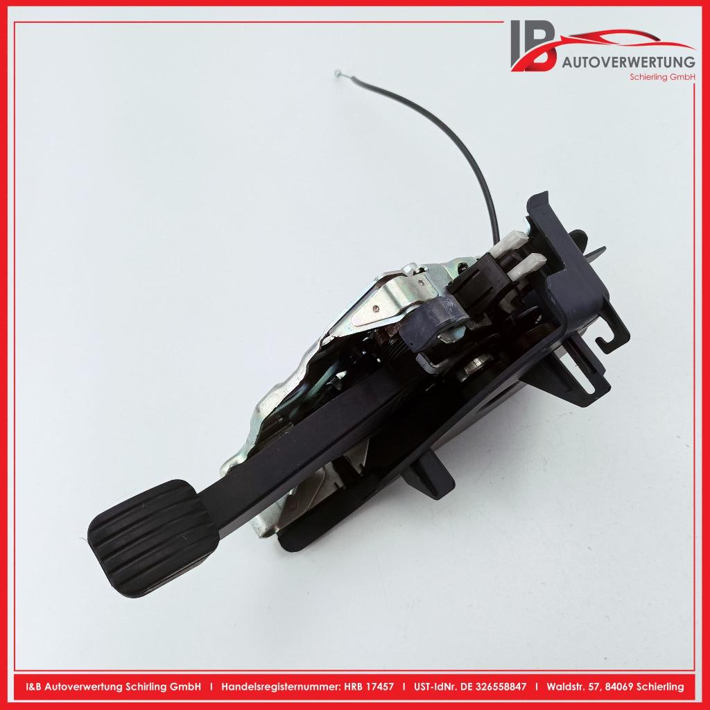 Pedalbelag für Bremspedal Feststellbremse MERCEDES BENZ E-KLASSE W212 E200 CDI 100 KW A2044201584