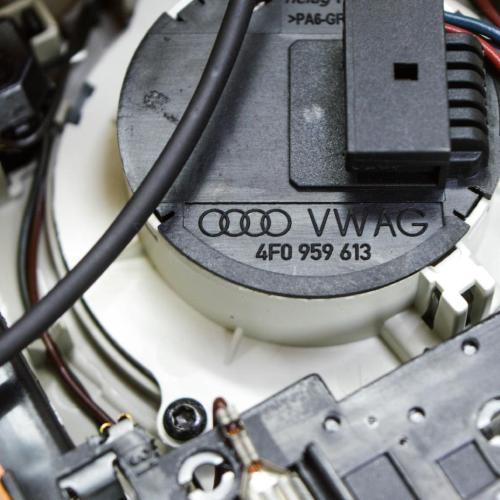 Innenleuchte Audi Q7 (4L) 4F0959719A Bild Innenleuchte Audi Q7 (4L) 4F0959719A