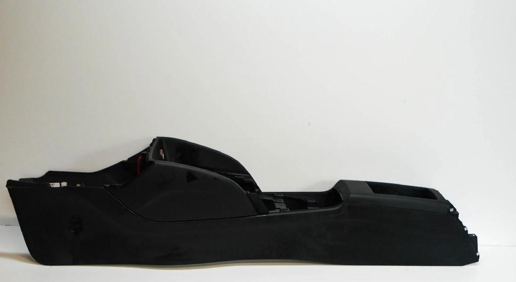 Mittelkonsole AUDI A3 Limousine (8VS, 8VM) 2.0 TFSI quattro 8V0863300A Bild Mittelkonsole AUDI A3 Limousine (8VS, 8VM) 2.0 TFSI quattro 8V0863300A