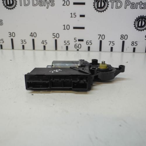 Motor Fensterheber rechts hinten Audi A4 Avant (8E, B7) 8E0959802E Bild Motor Fensterheber rechts hinten Audi A4 Avant (8E, B7) 8E0959802E