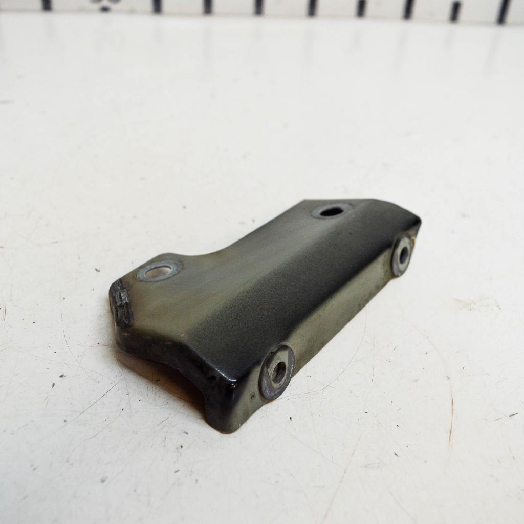 Montagesatz für Kotflügel VW Caddy III Kombi (2KB) 1T0810333A