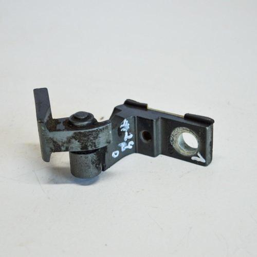 Türscharnier vorne rechts Audi A4 Avant (8E, B7) Bild Türscharnier vorne rechts Audi A4 Avant (8E, B7)