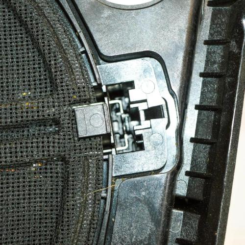 Subwoofer unter dem Sitz links BMW 5 Touring (E61) 520 d 6929100 Bild Subwoofer unter dem Sitz links BMW 5 Touring (E61) 520 d 6929100