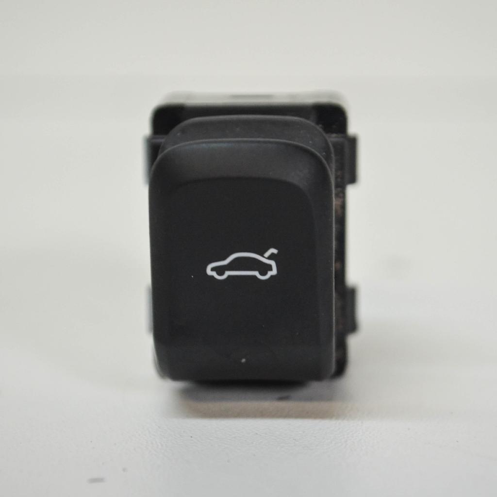 Schalter für Heckklappe Audi A3 Limousine (8V) Bild Schalter für Heckklappe Audi A3 Limousine (8V)